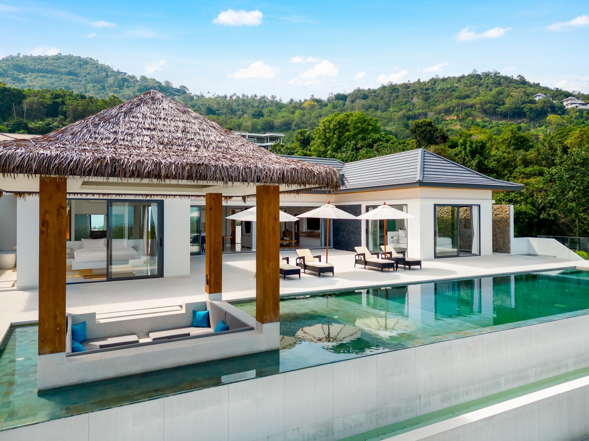 Luxury 4 Bedroom Seaview Villa