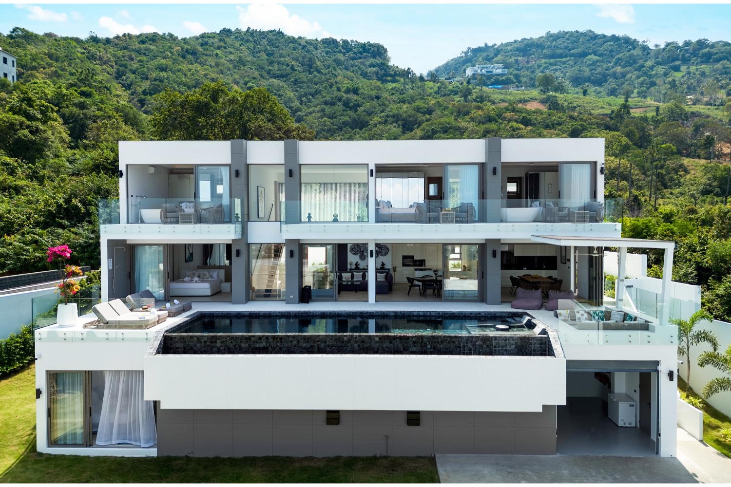 Stylish Contemporary 5 Bedroom Villa