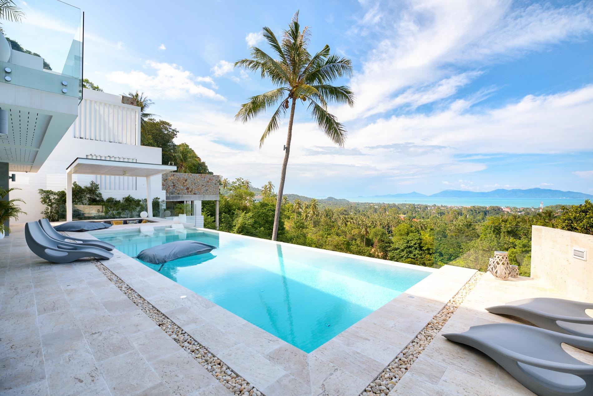 Elegant 5 Bedroom Modern Villa