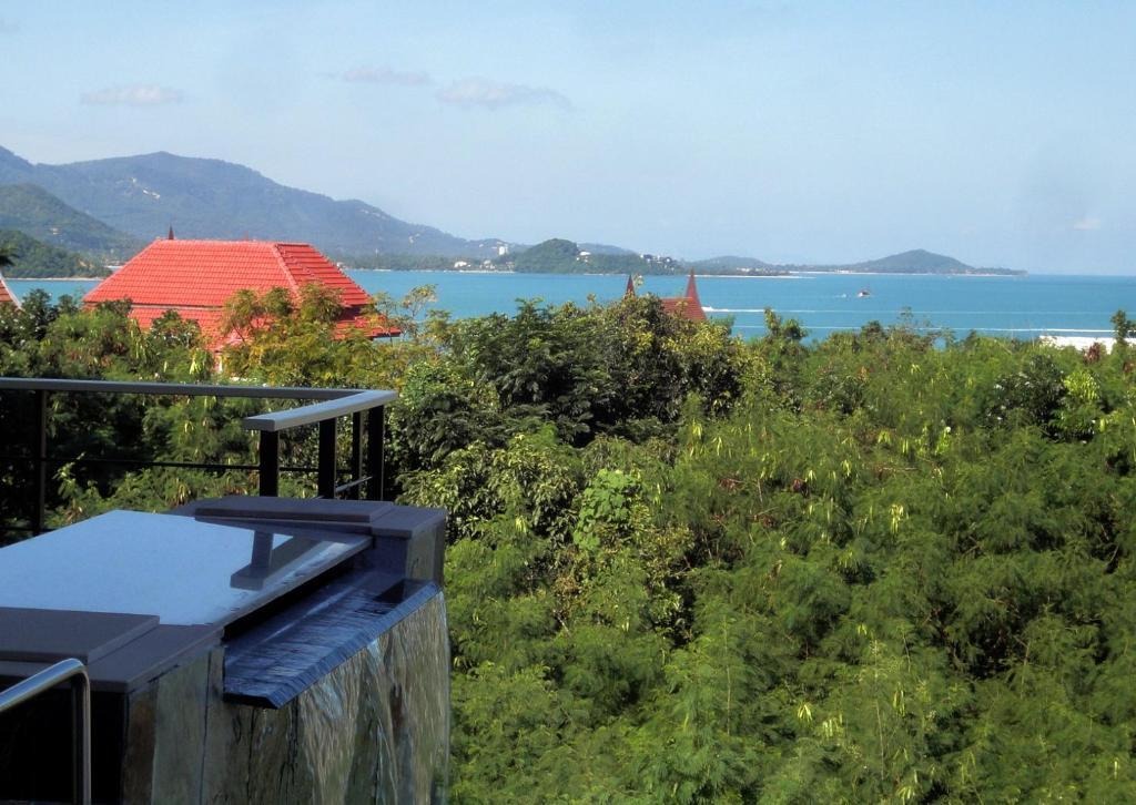 2 Bedroom Sea View Apartment with Pool