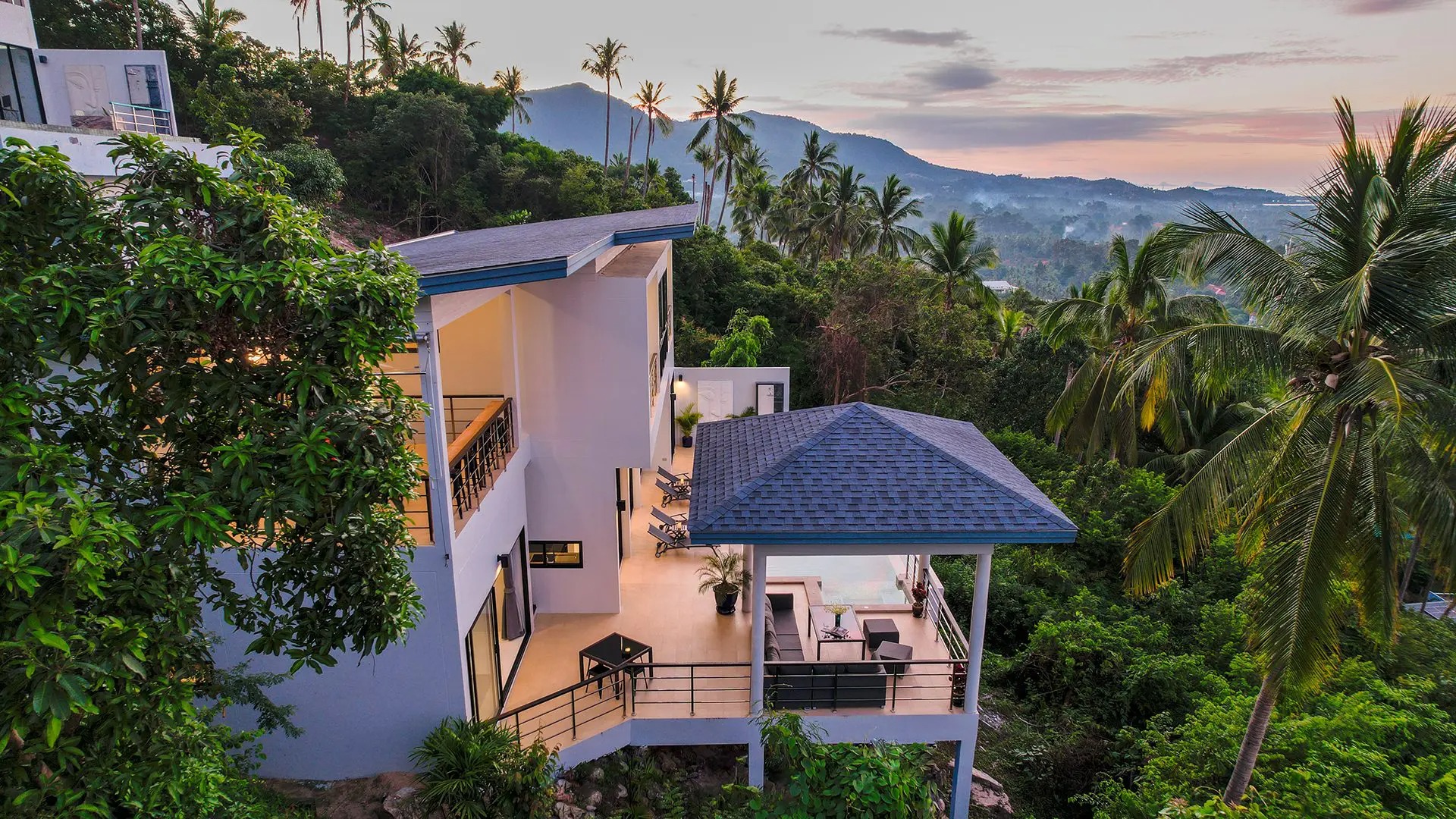 4 Bedroom Villa with Magnificent Seaview